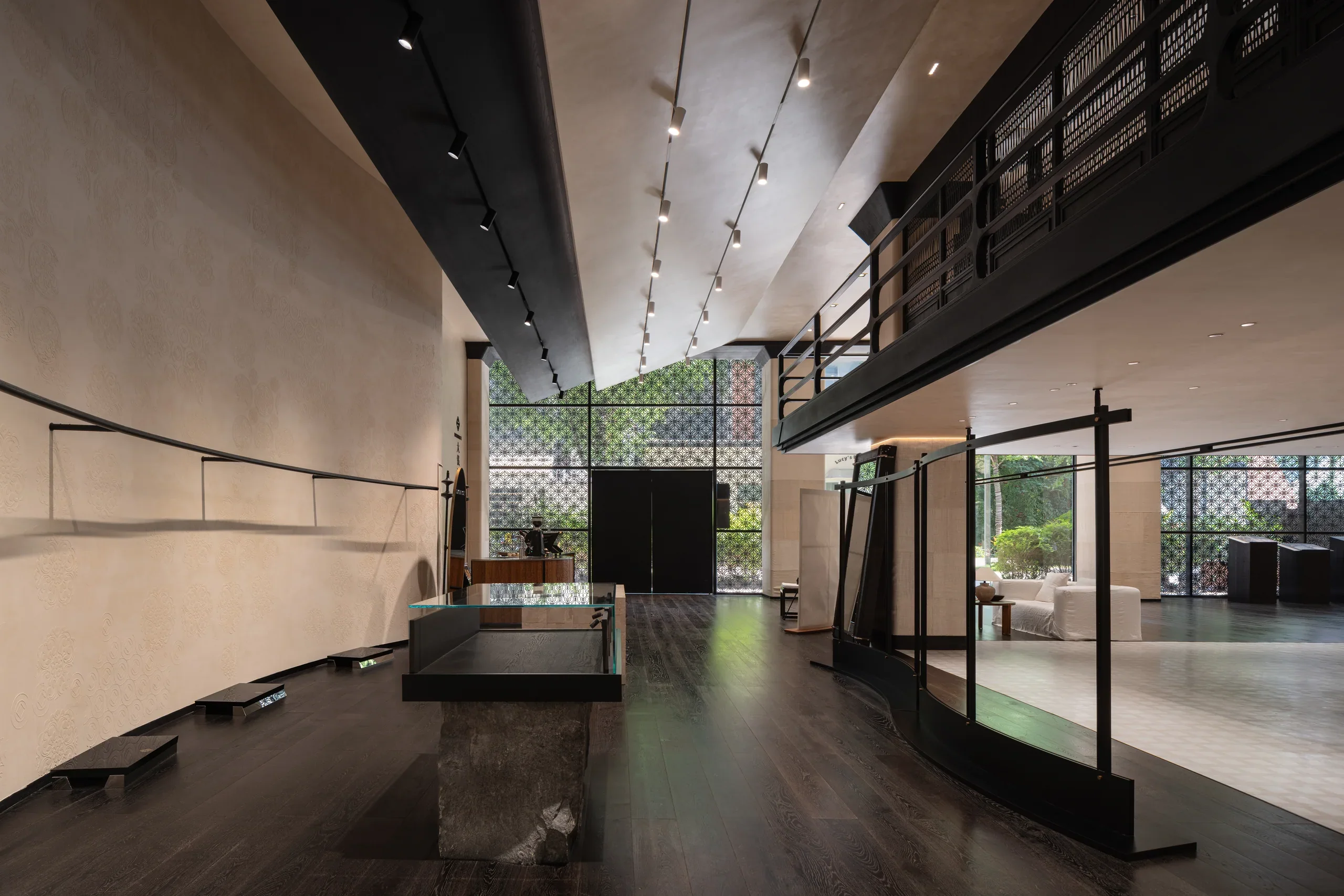 DAQIANLOFT Phase I: Display area and window view