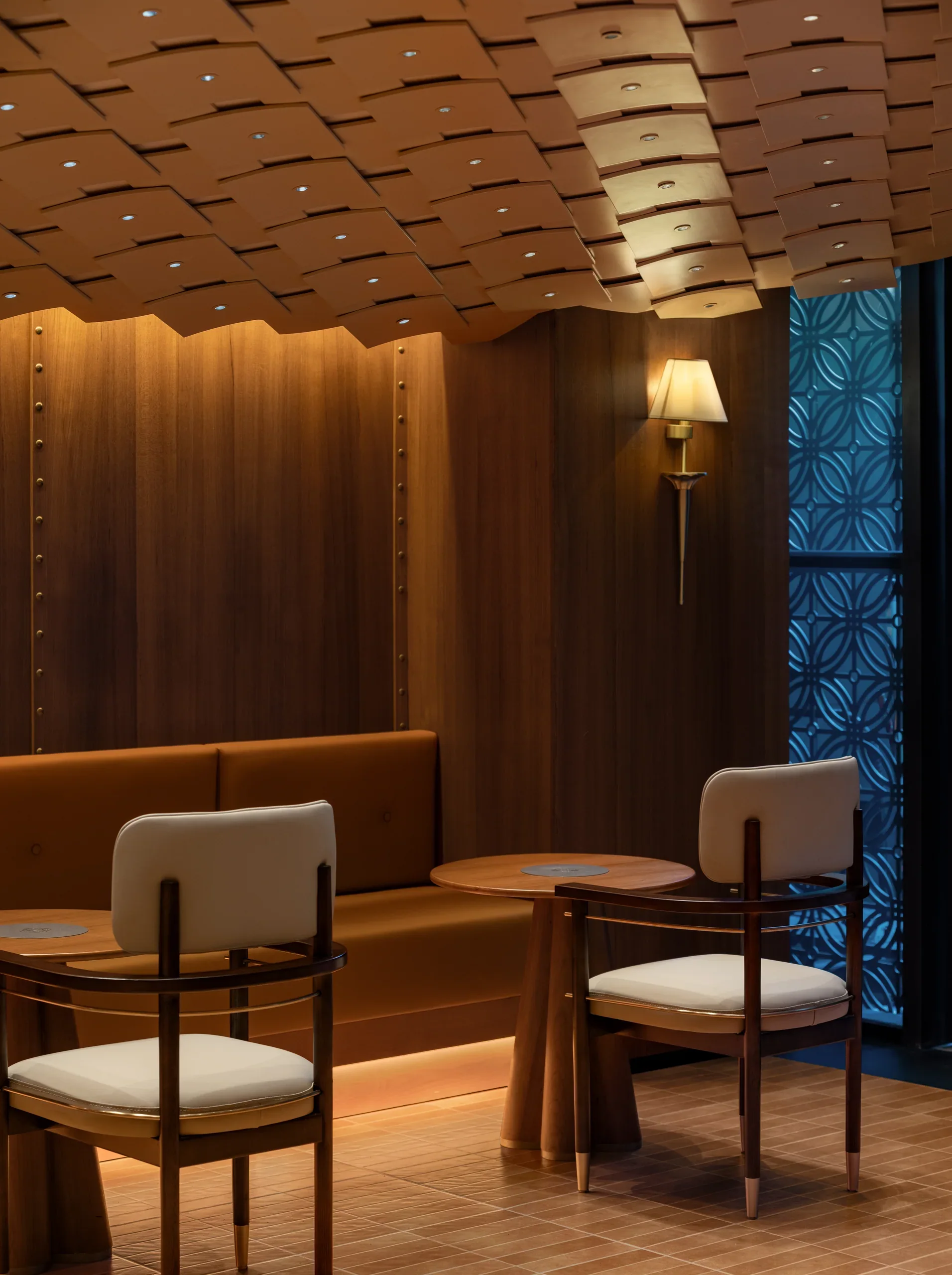 DAQIANLOFT Phase II: Banquette and wall lighting